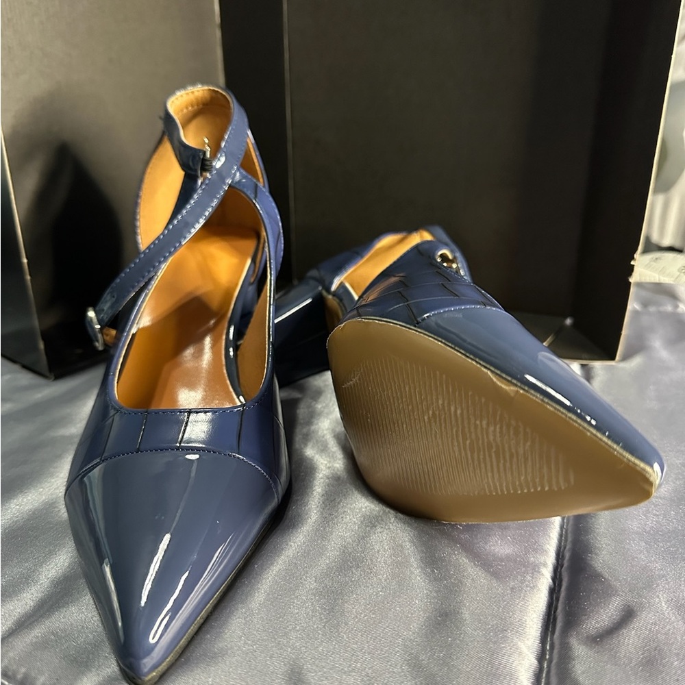 Elegant Navy Blue Women's Heels